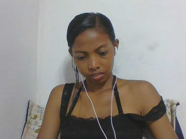 Layah7 live cam on BongaCams