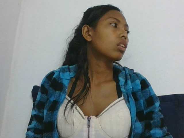 Layah7 live cam on BongaCams