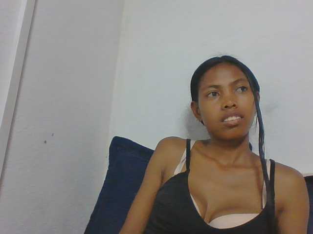 Layah7 live cam on BongaCams