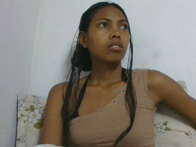 Layah7 live cam on BongaCams