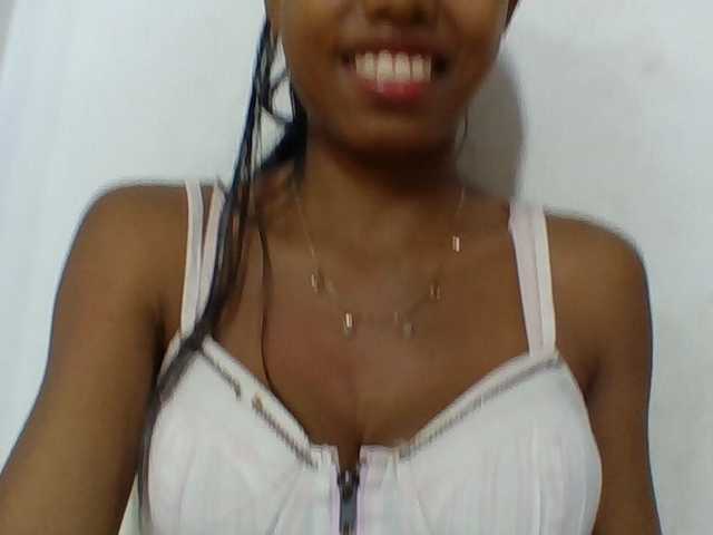Layah7 live cam on BongaCams