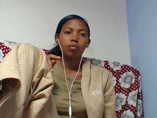 Layah7 live cam on BongaCams
