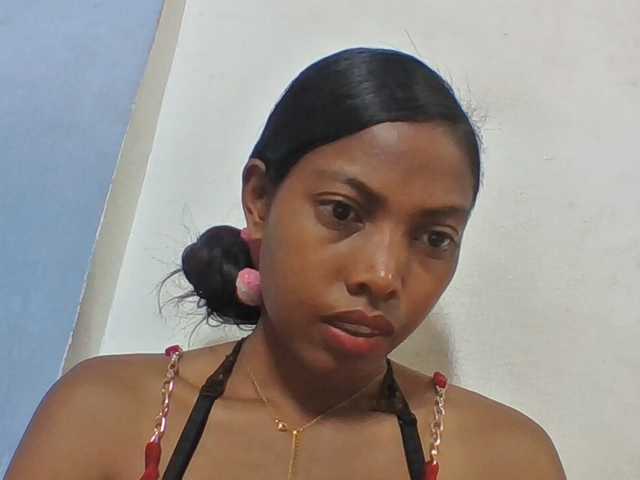 Layah7 live cam on BongaCams