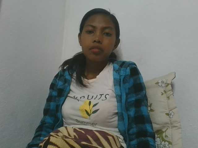 Layah7 live cam preview