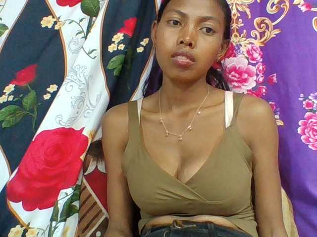 Layah7 live cam on BongaCams
