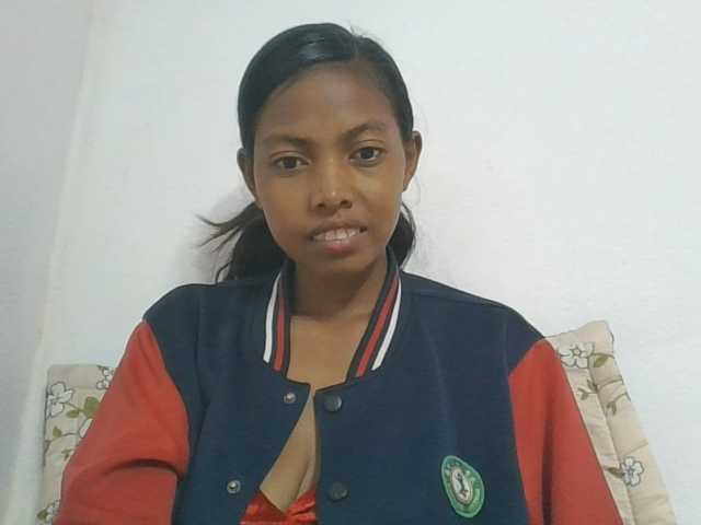 Layah7 live cam on BongaCams