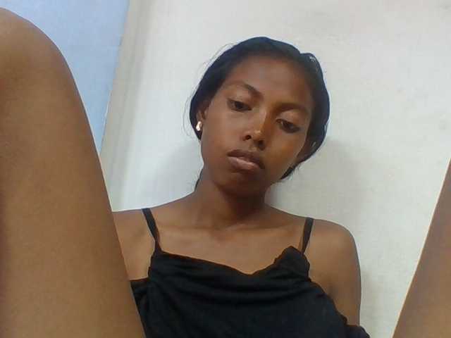 Layah7 live webcam show
