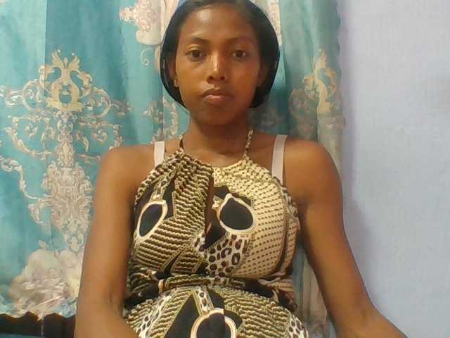 Layah7 live webcam show