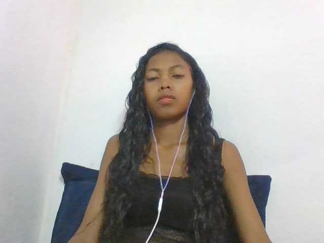 Layah7 live cam on BongaCams