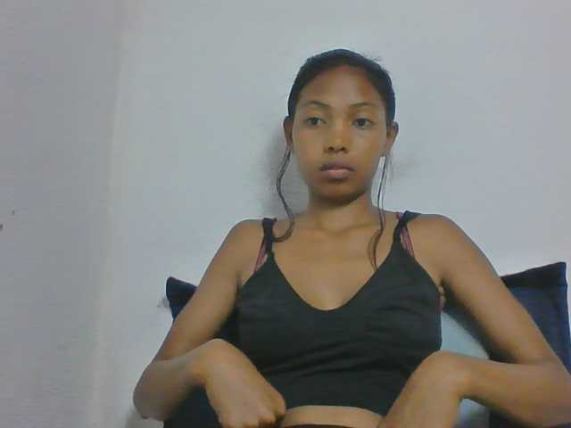 Layah7 live cam preview