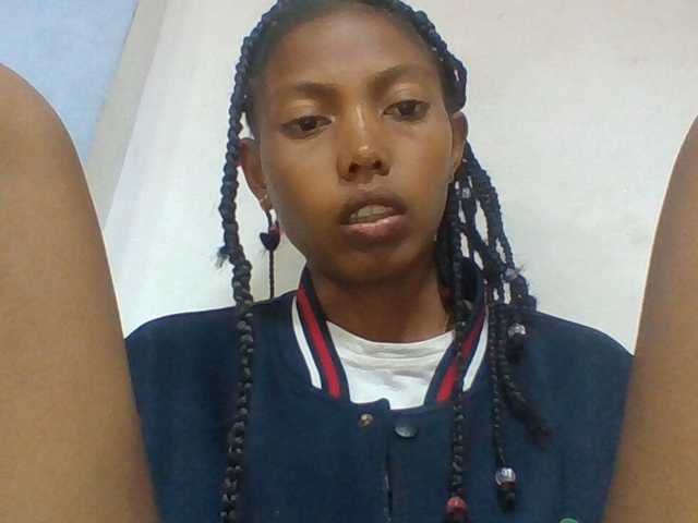 Layah7 live webcam show