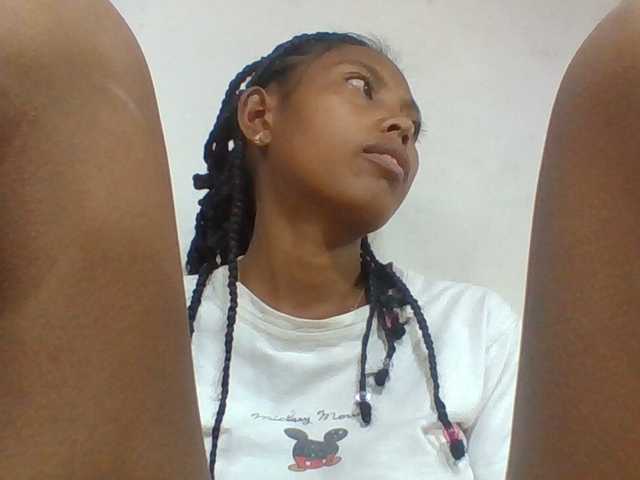 Layah7 live webcam show