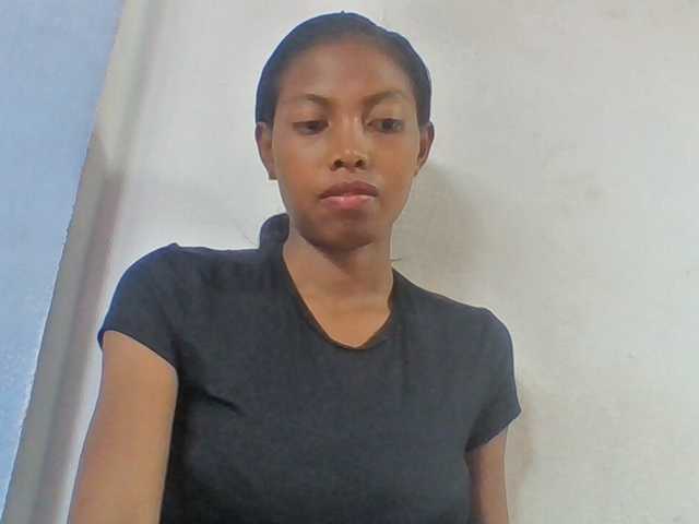 Layah7 live webcam show