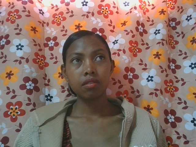 Layah7 live cam on BongaCams