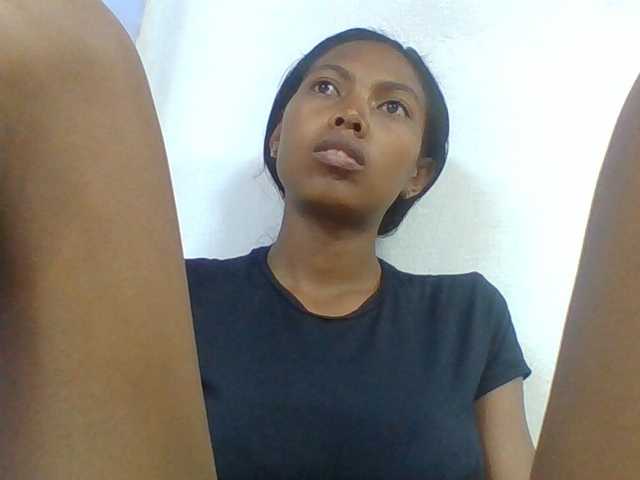 Layah7 live webcam show