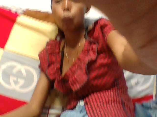Layah7 live cam on BongaCams