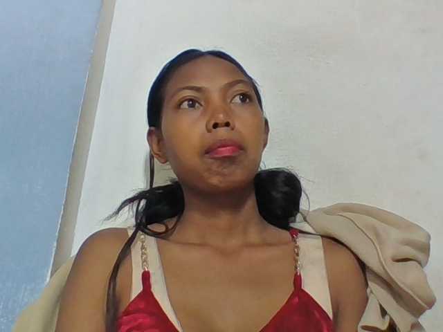 Layah7 live cam preview