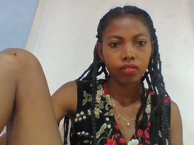 Layah7 live cam on BongaCams