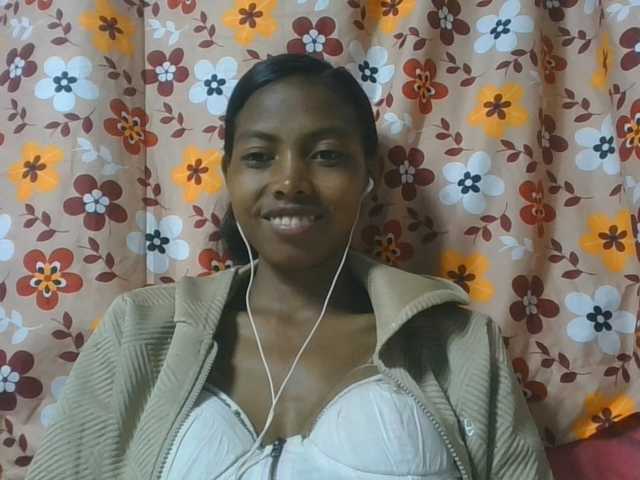 Layah7 live cam on BongaCams