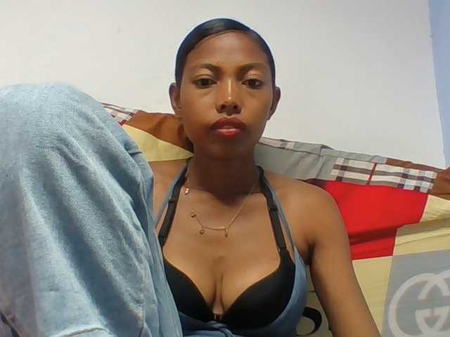 Layah7 live cam on BongaCams
