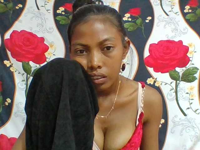 Layah7 live cam on BongaCams