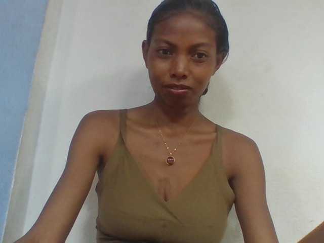 Layah7 live cam on UnifiedCams