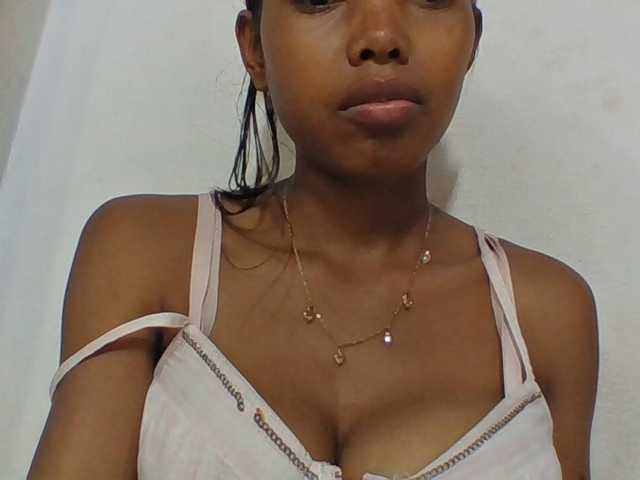 Layah7 live cam on BongaCams