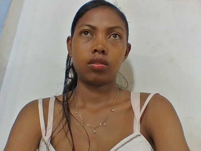 Layah7 live cam on BongaCams