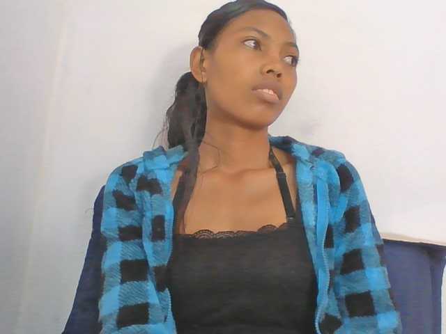Layah7 live cam on BongaCams