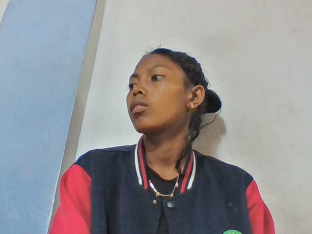 Layah7