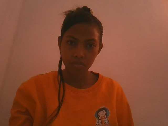 Layah7, live now on BongaCams