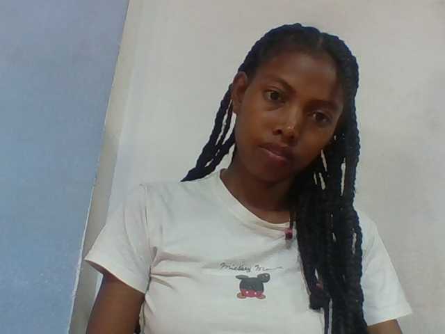 Layah7 live webcam show