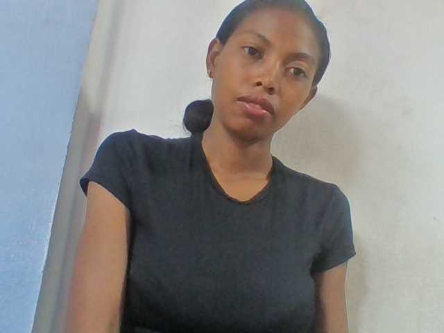 Layah7 live webcam show
