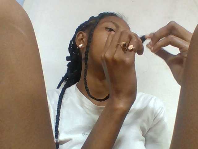 Layah7 live webcam show