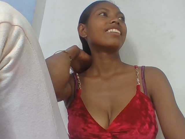 Layah7 live webcam show