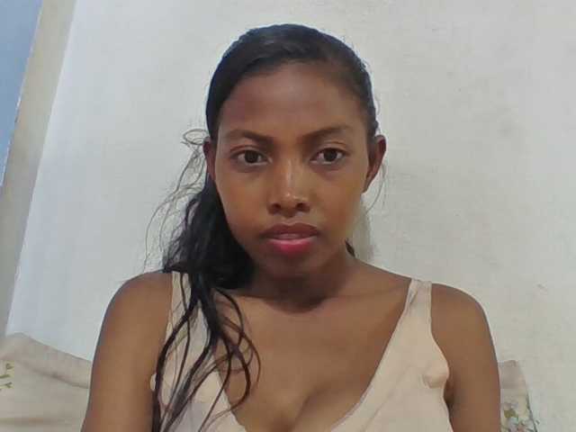 Layah7 live cam on BongaCams