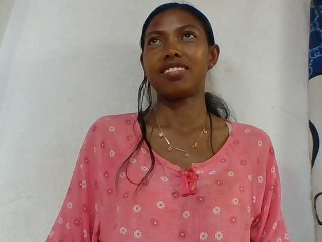 Layah7 live cam on BongaCams