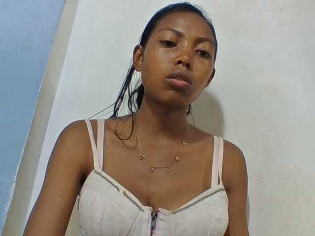 Layah7 live cam on BongaCams