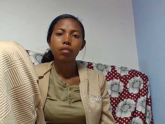 Layah7 live cam preview