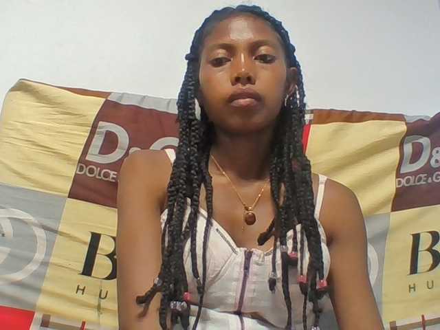 Layah7 live cam on BongaCams