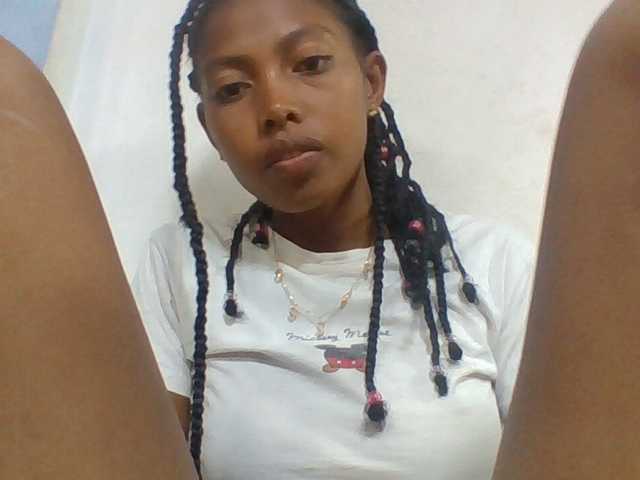 Layah7 live webcam show