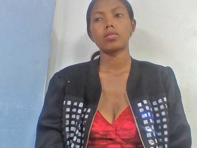 Layah7 live webcam show
