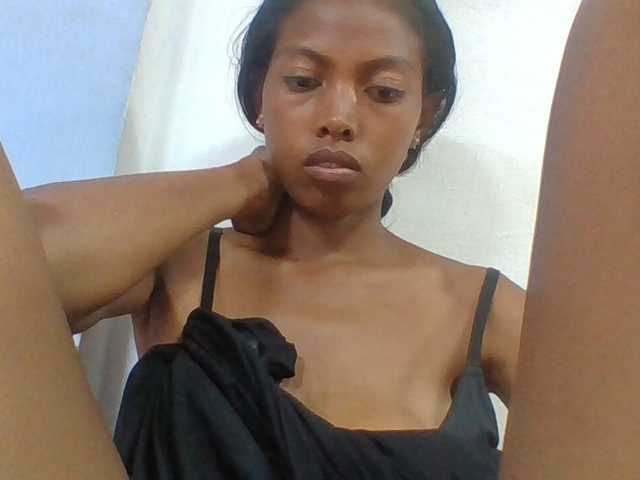 Layah7 live webcam show