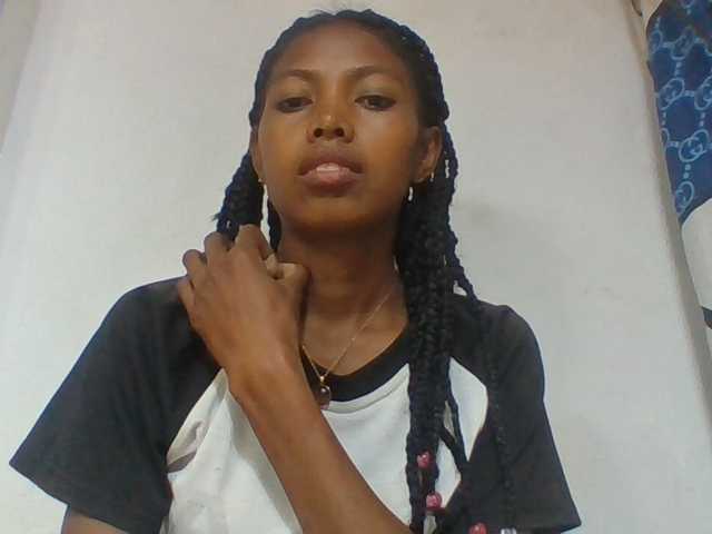 Layah7 live cam on BongaCams