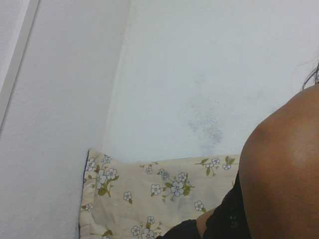 Layah7 live cam on BongaCams
