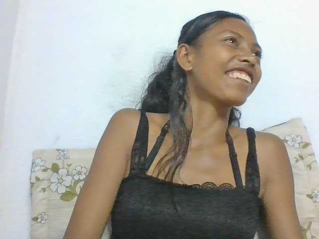 Layah7 live cam on BongaCams