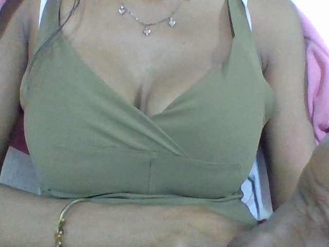 Layah7 live cam on BongaCams