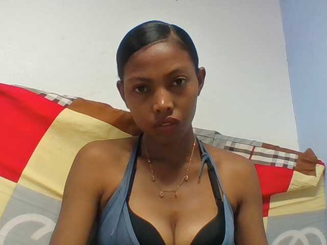 Layah7 live cam on BongaCams