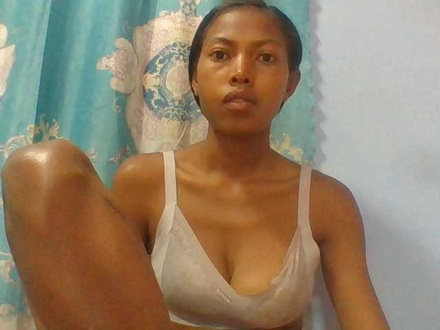 Layah7 live webcam show