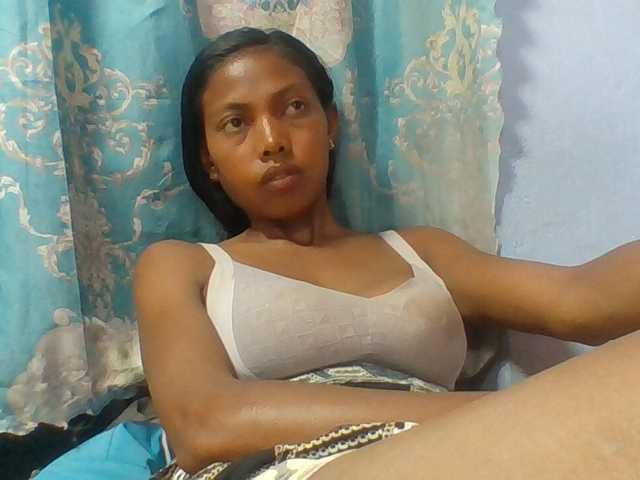 Layah7 live cam on BongaCams